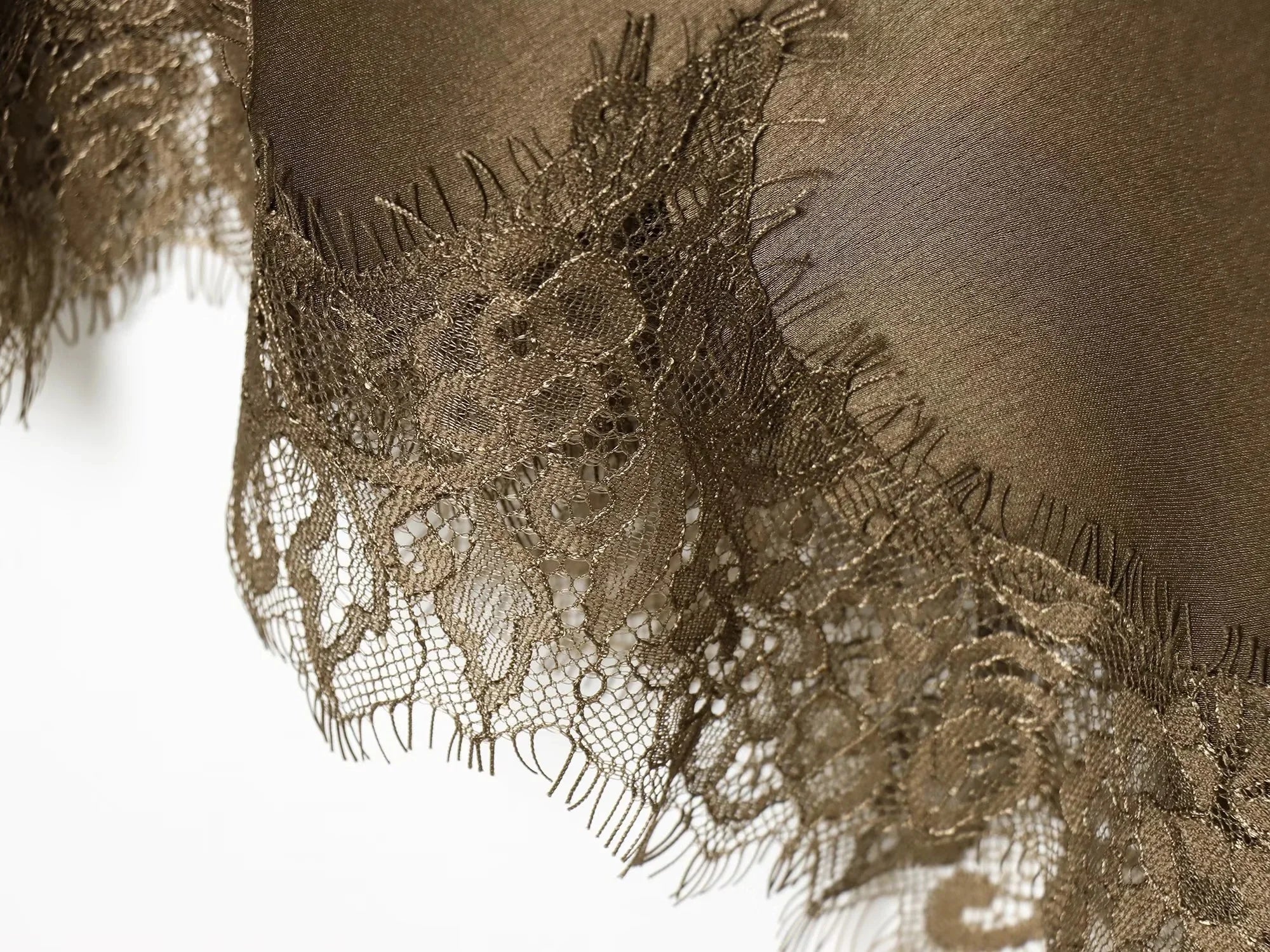 Gala | Vestido asimétrico con encaje